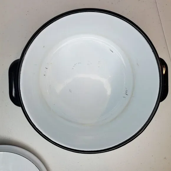 Berggren Vintage Swedish Folk Art Enamelware Pot with Lid - Picture 12 of 14